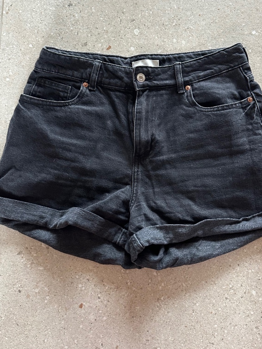 H&M LADIES HIGH WAISTED DENIM SHORTS SIZE 10